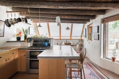 Best Casa: Peaceful Apartment in Historic Hacienda with Private Hot Tub