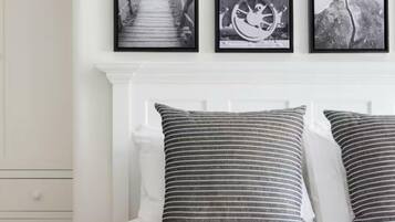 1 Schlafzimmer, hochwertige Bettwaren, Bügeleisen/Bügelbrett