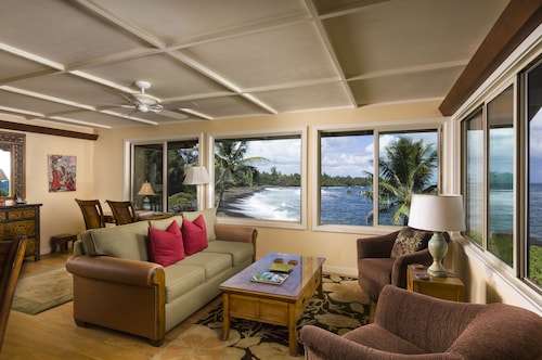 Oceanfront #5 at Hana Kai Maui - 2 BR/2 BA Upper Floor Corner 100ʻ from Water!