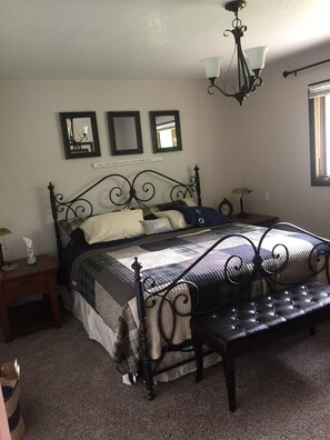 4 bedrooms, desk, iron/ironing board, travel cot