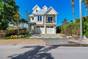 Exterior - Cloud 9 - BeachFront Splendor (Anna Maria)