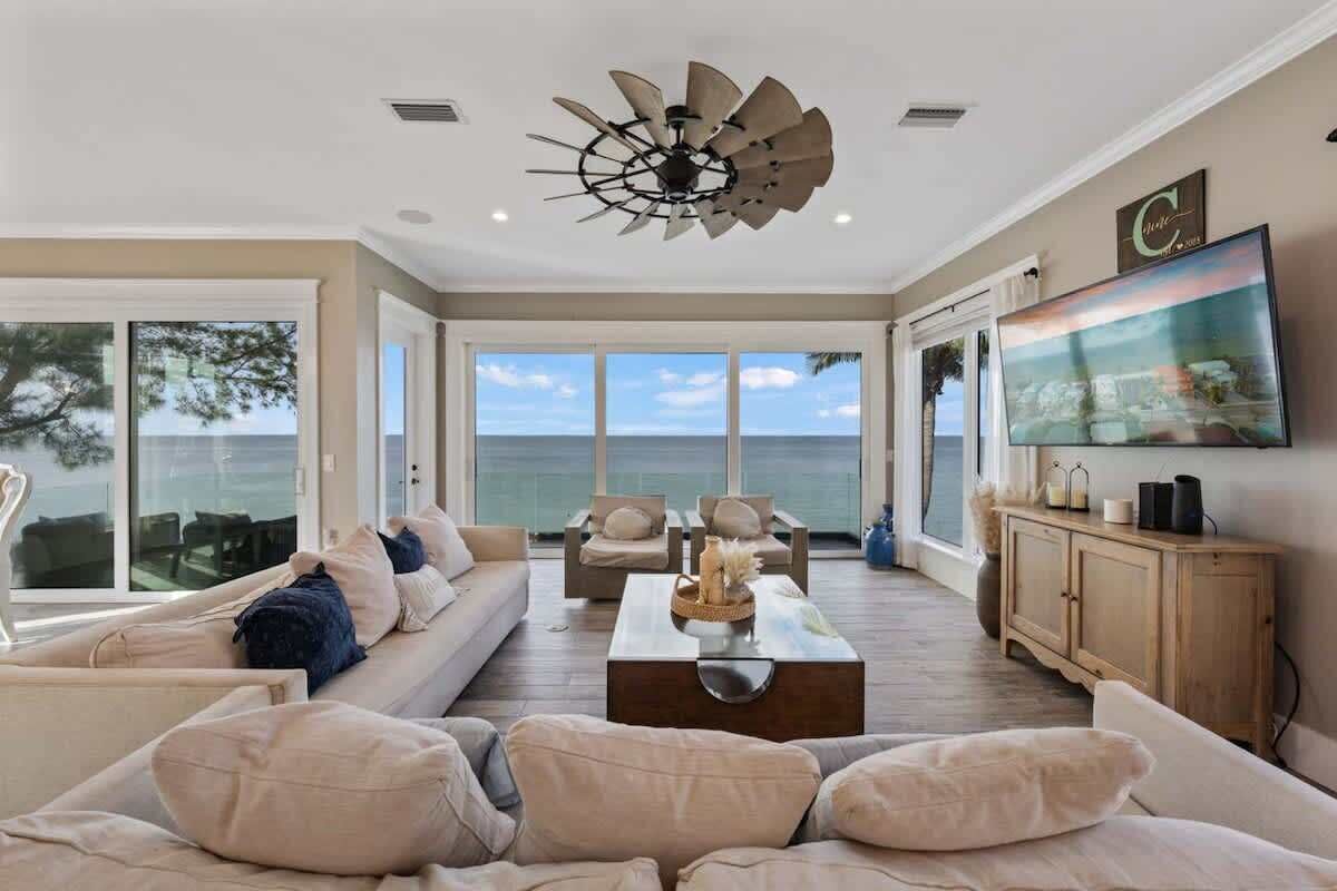 Smart TV, fireplace, stereo, offices