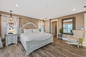 5 Schlafzimmer, Schreibtisch, Bügeleisen/Bügelbrett, Reisekinderbett