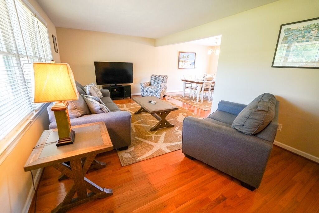 !DEALS! Fall and Winter Specials are here! Holidays, Work or a Getaway! 