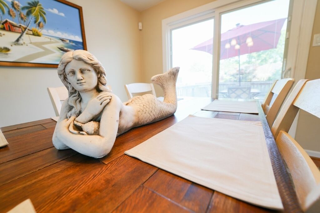 !DEALS! Fall and Winter Specials are here! Holidays, Work or a Getaway! 