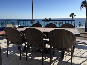 Outdoor dining - Gigantic House-Great for Familes, Friends, Couples-Ocean Views-Steps to beach (Playas de Rosarito)