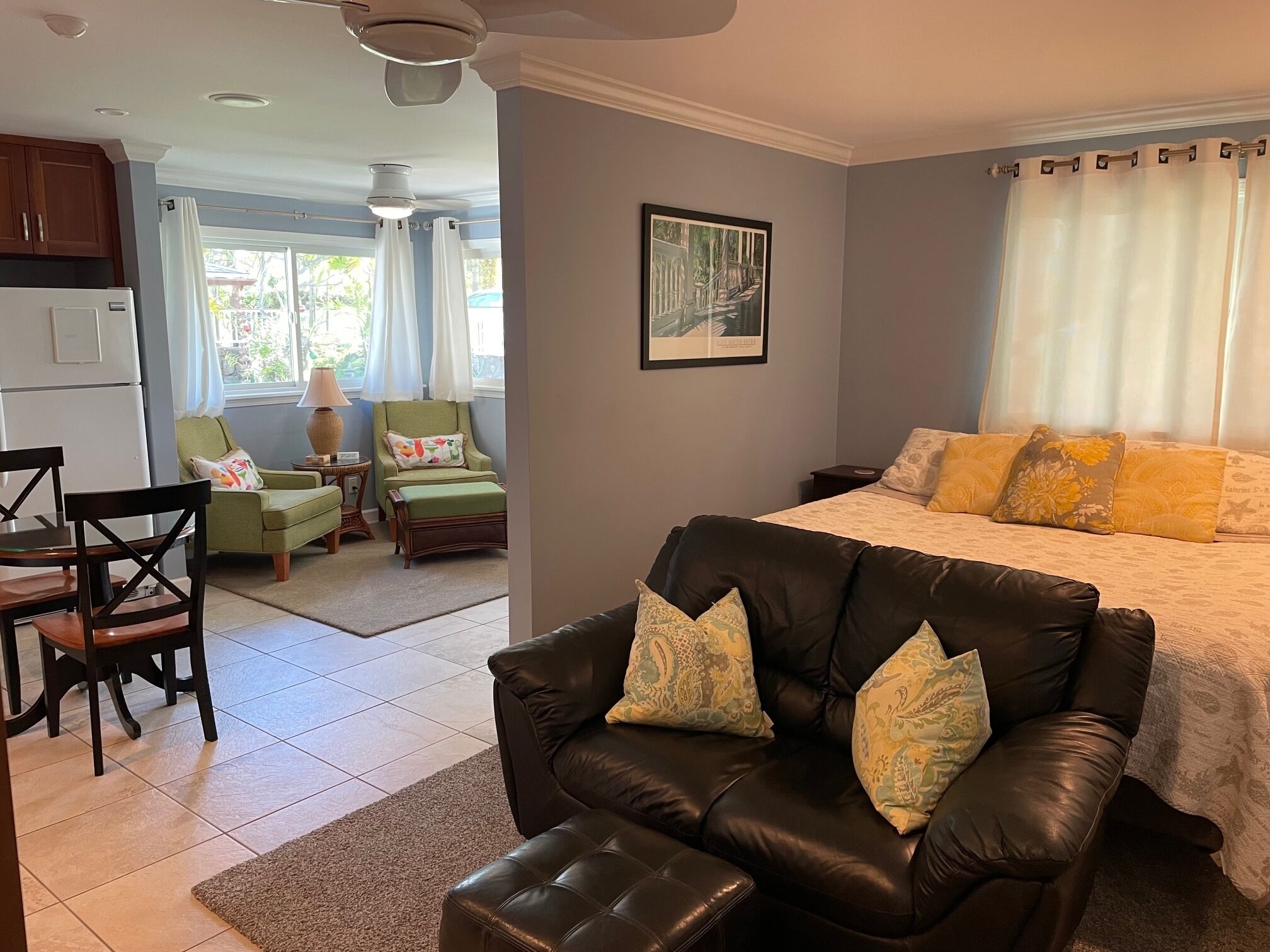 1 chambre, coffres-forts dans les chambres, fer et planche à repasser