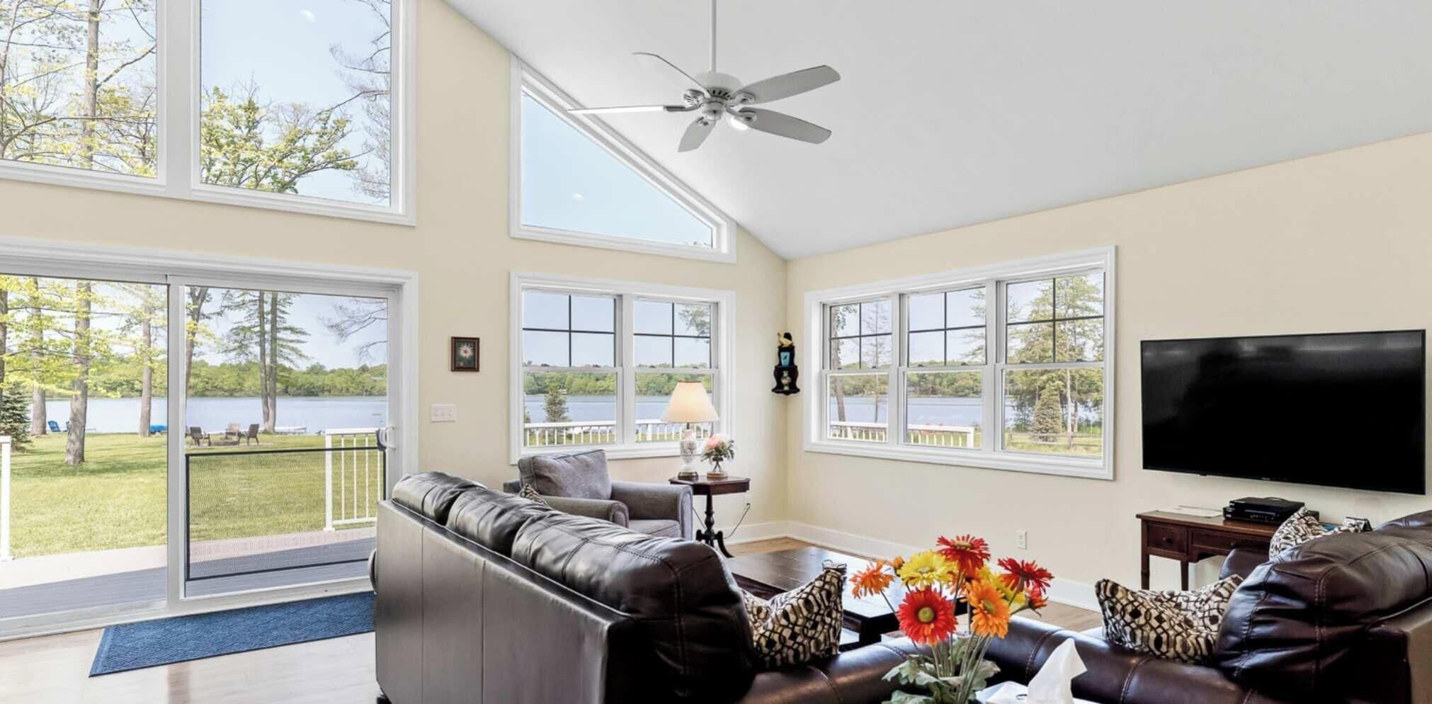 TV, DVD player, books, stereo