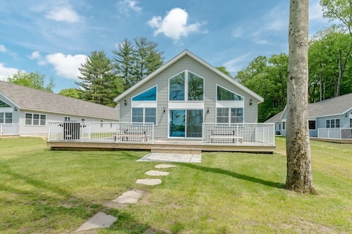 Vast Lakefront Home with Rec Room and Fire Pit