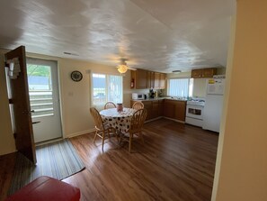 Kitchen/dining area