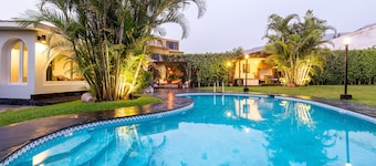 Eksklusivt hjem og privat basseng | Soveplass til 8 (Rare Find)