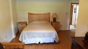 3 bedrooms, iron/ironing board, travel cot, free WiFi