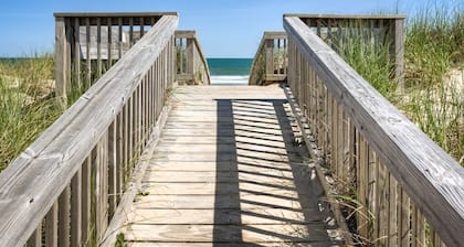 Oceanfront-Modern-Romantic Getaway