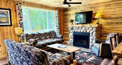 Spacious 2 Bedroom Cabin @ Northwoods Resort