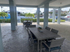 Outdoor dining - Newly upgraded Key Largo Villa W/Boat Slip (Key Largo)