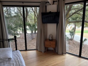 2 bedrooms, desk, iron/ironing board, free WiFi