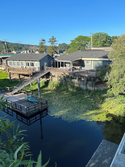 10 Mile Lake Home 3 bedroom 2 1/2 bath sleeps 10. Ride ATV;s to dunes from home