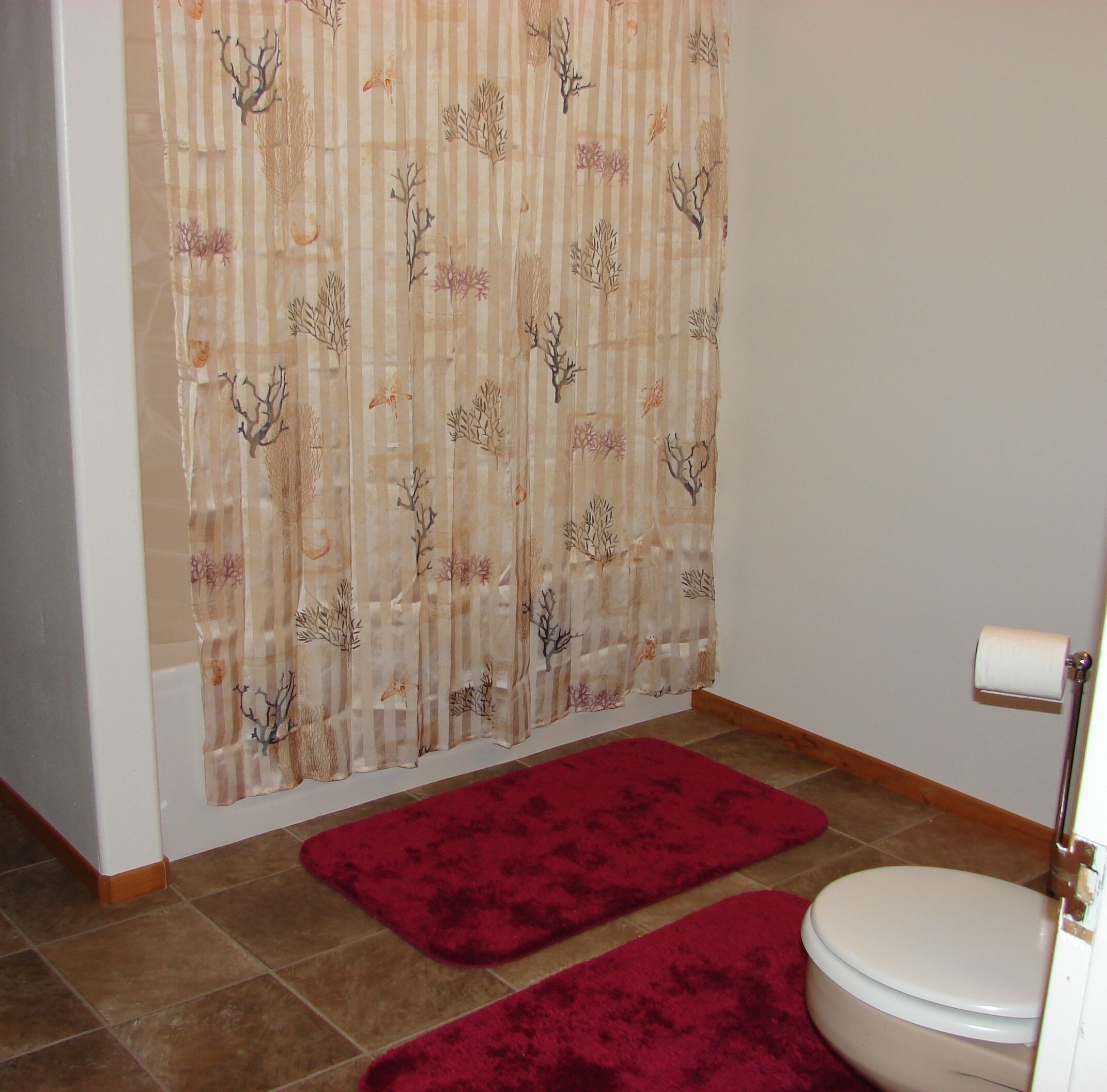 WOW! on the water 4-bedroom 3-bathrooms sleeps 10  (extra guest $25.00 fee per.)