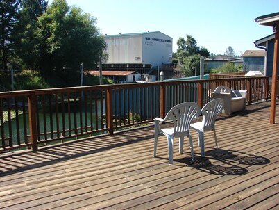 10 Mile Lake Home 4 bedroom 2 1/2 bath sleeps 10. Ride ATV;s to dunes from home