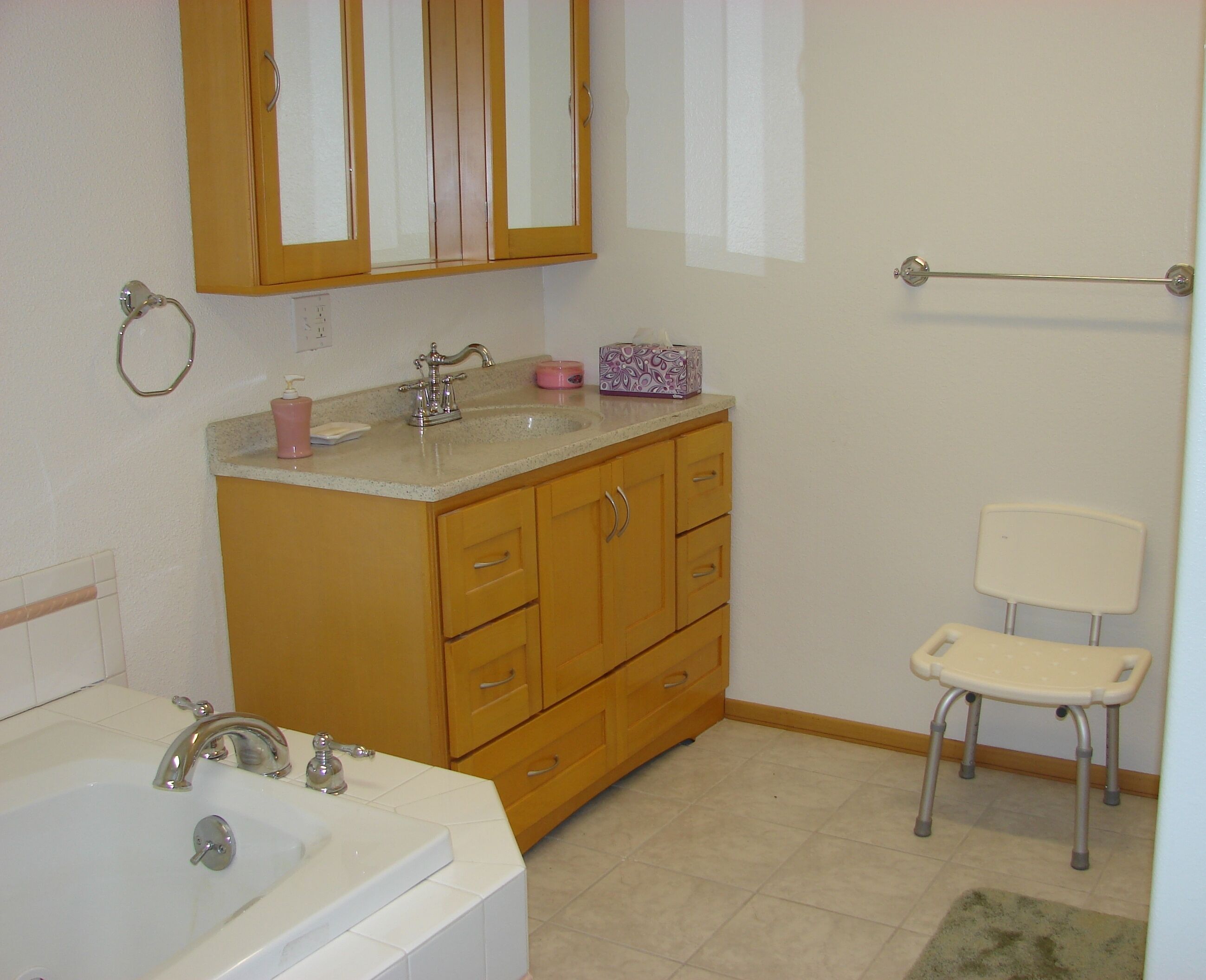 WOW! on the water 4-bedroom 3-bathrooms sleeps 10  (extra guest $25.00 fee per.)