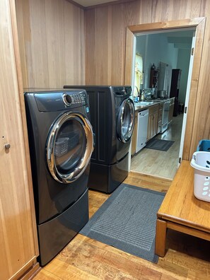 Interior - 10 Mile Lake Home 4 bedroom 2 1/2 bath sleeps 10. Ride ATV;s to dunes from home (Lakeside)