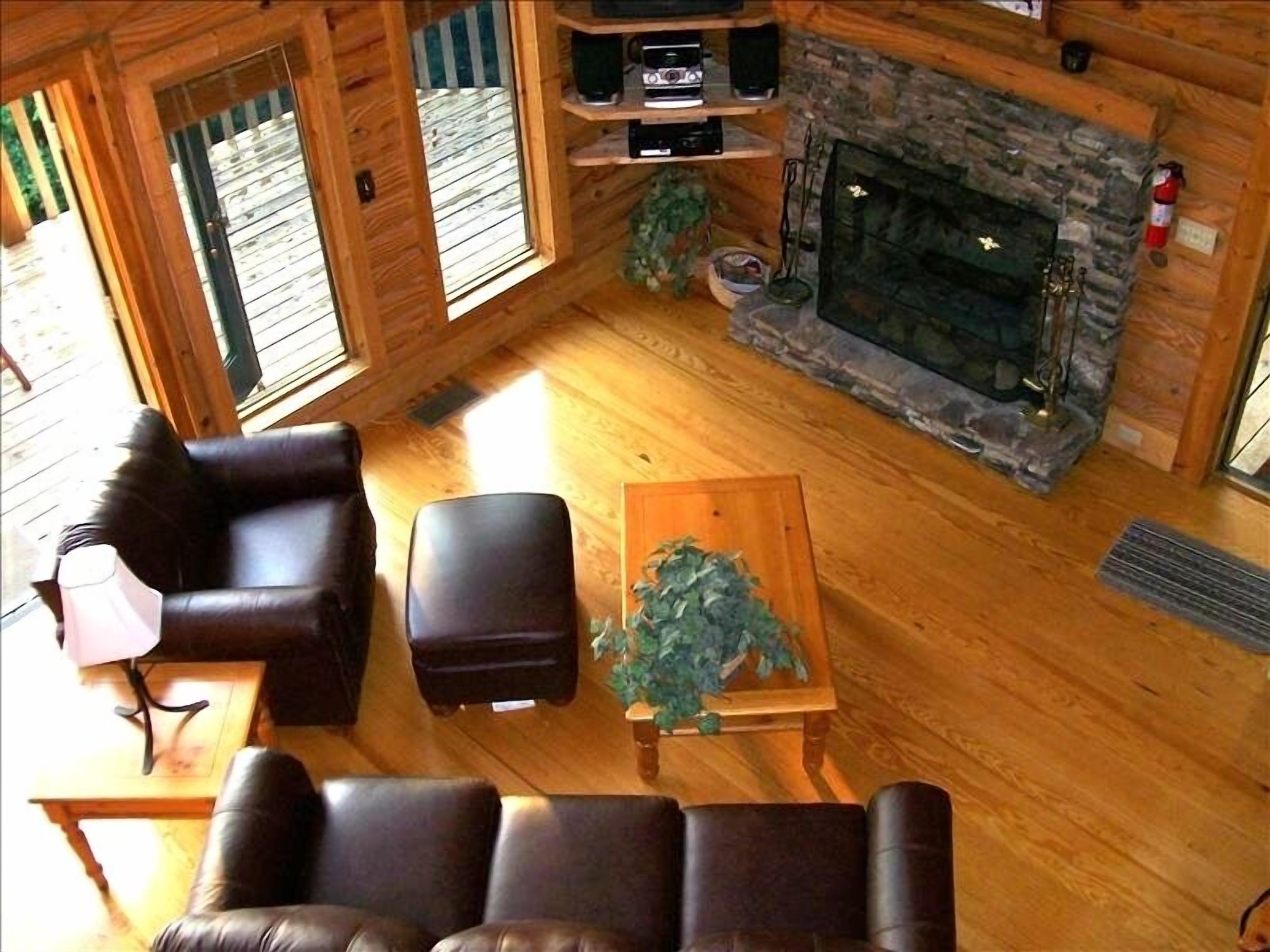 Country Escape Cabin in the Smokies/4 Bed/3 Bath/Dog Friendly/Pool Table