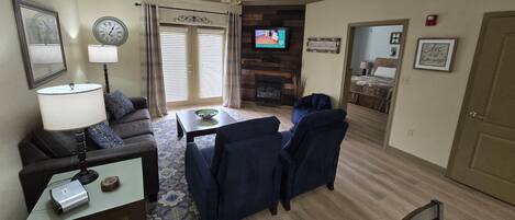 Smart TV, fireplace, DVD player