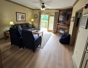 Smart TV, fireplace, DVD player