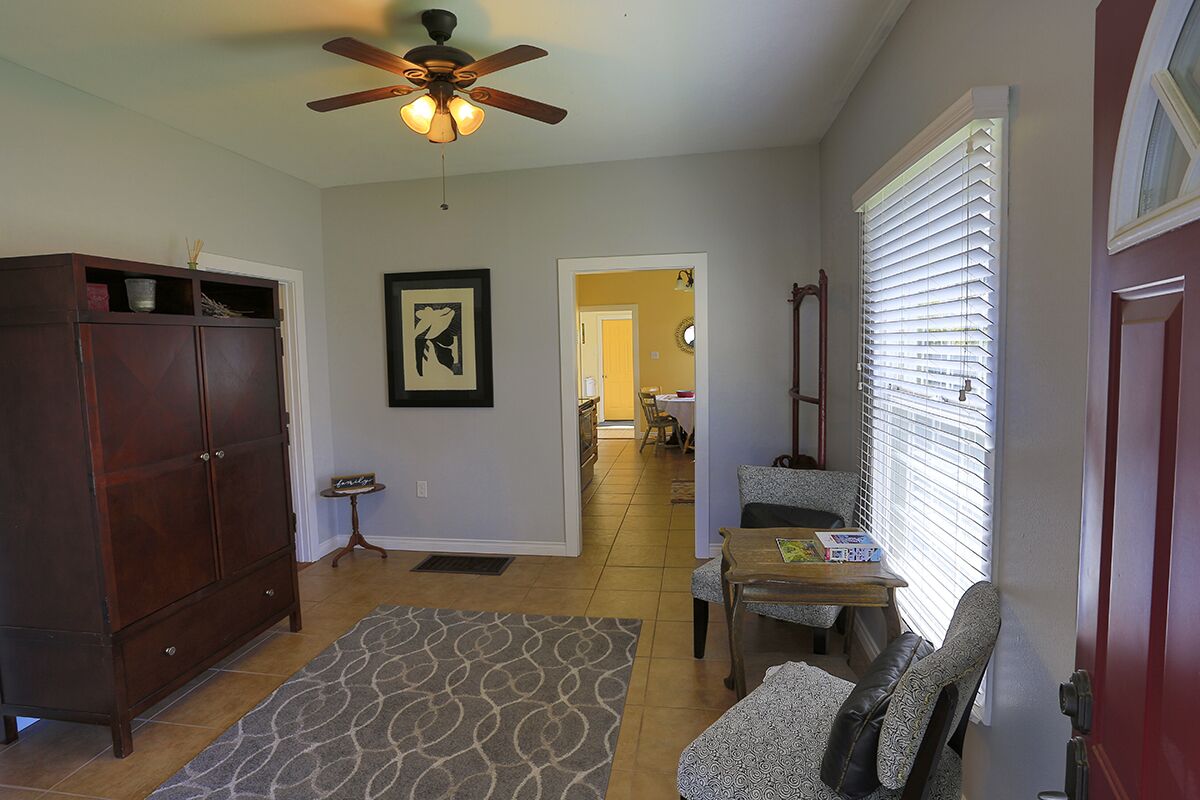 COTTAGE IN DOWNTOWN COEUR d'ALENE