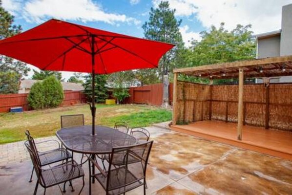 Outdoor dining - **Air Force Academy Retreat MTN VIEWS** (Colorado Springs)