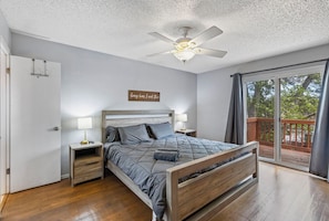 5 bedrooms, desk, iron/ironing board, free WiFi