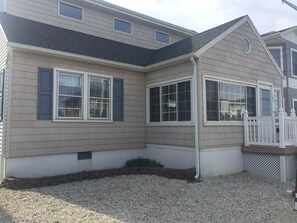 Exterior - Newly Deco4BR Lavallette Home, Sleeps 8, In/OSShowers, A/C, WiFi, W/D, 8 BchTags (Lavallette)