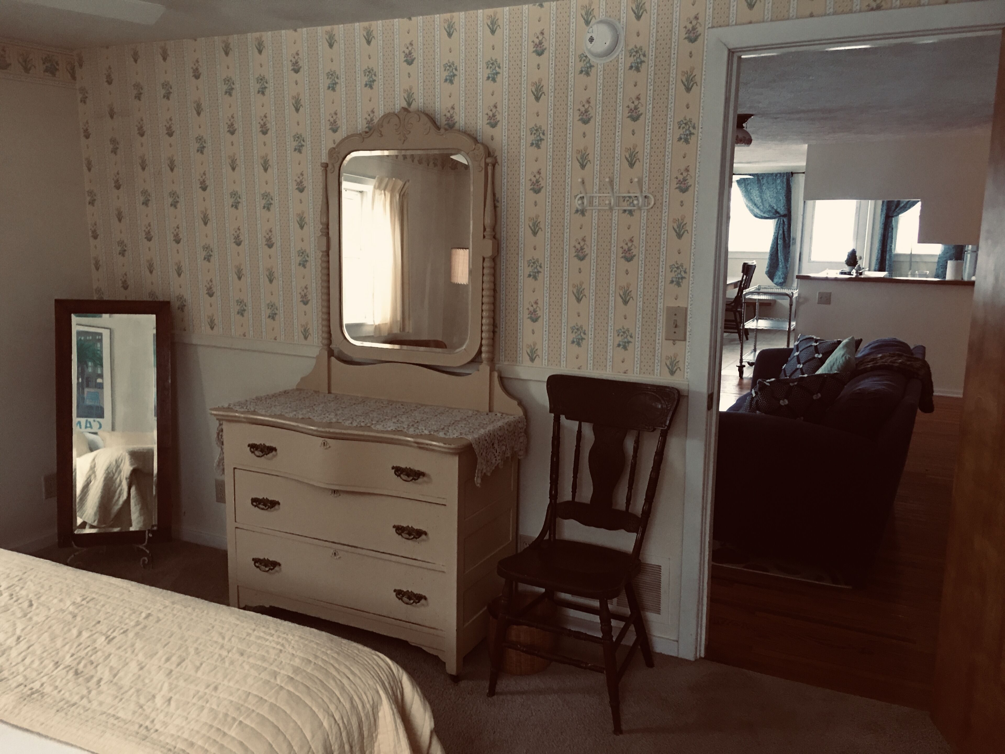 In town convenience & walk to everything and sandy marina beach across the road