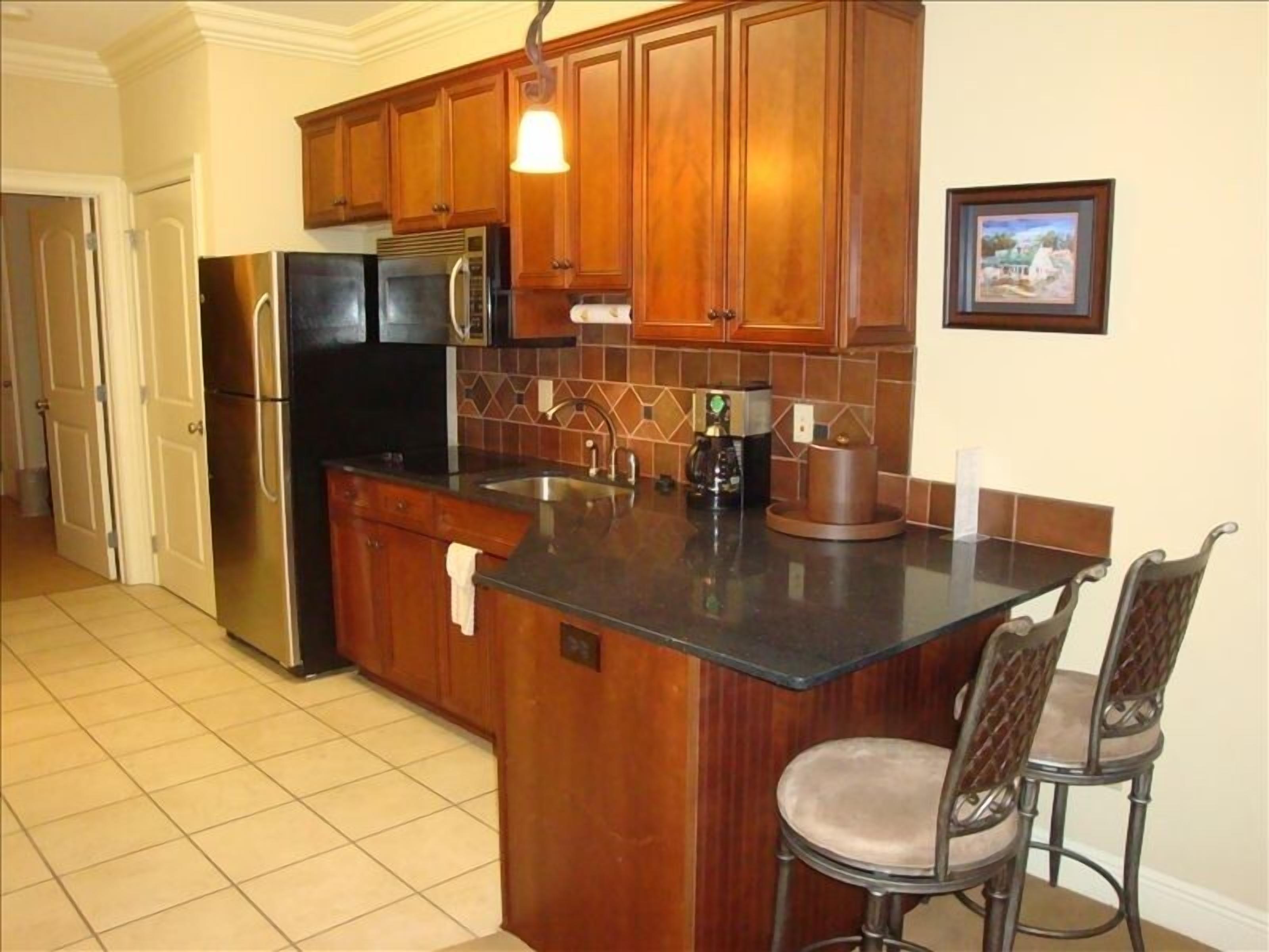 Upscale Condo 2 Blocks Walk to Jordan Hare. New Mex St game wkd now open 11/18.