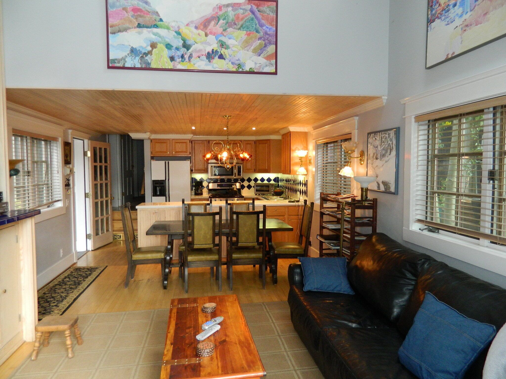 FAMOUS LICENSE PLATE HOUSE - Best location in town!