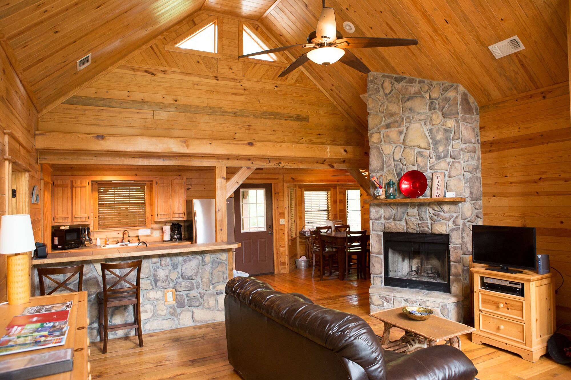 Sleeps 4-7, Family Friendly, Easy Access, Wooded setting.