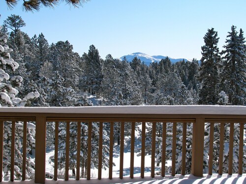 Gorgeous Deck View of Pike's Peak in Secluded Forest- 8 Acres; Excellent Reviews
