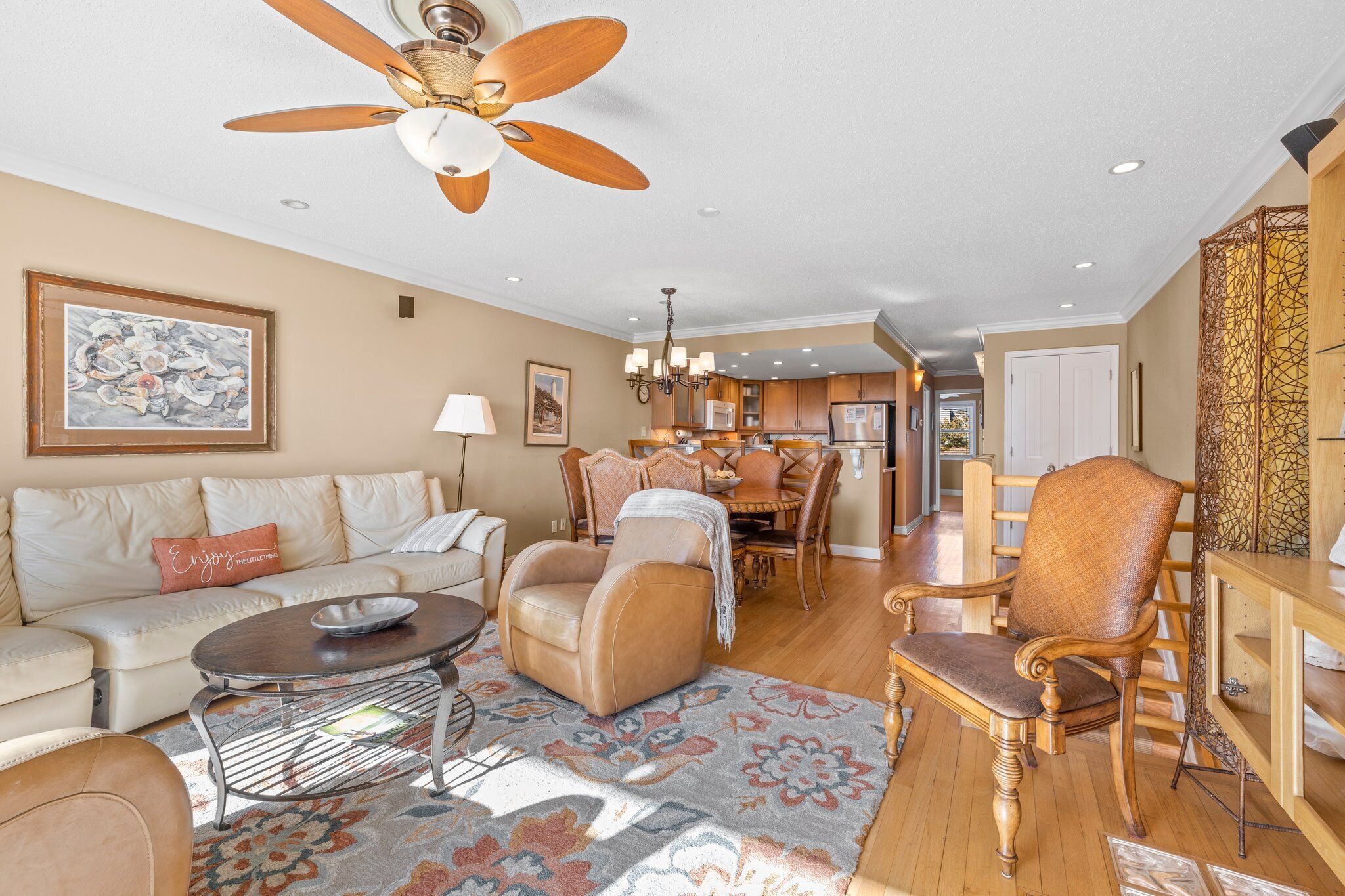 Papa Jim's Front Porch-Oceanview Condo, Community Pool, 2 min walk to Beach