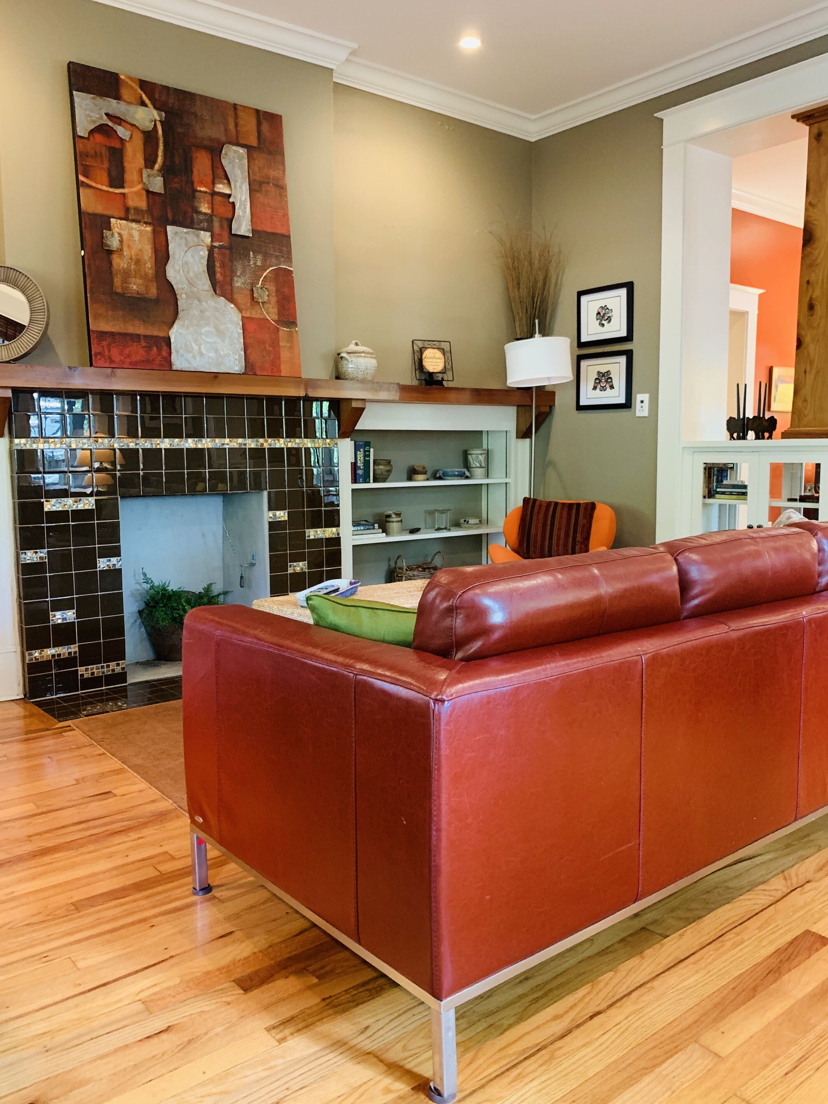 Heart of Five Points Craftsman Cottage--Walk to UGA-Fenced Yard for Pet