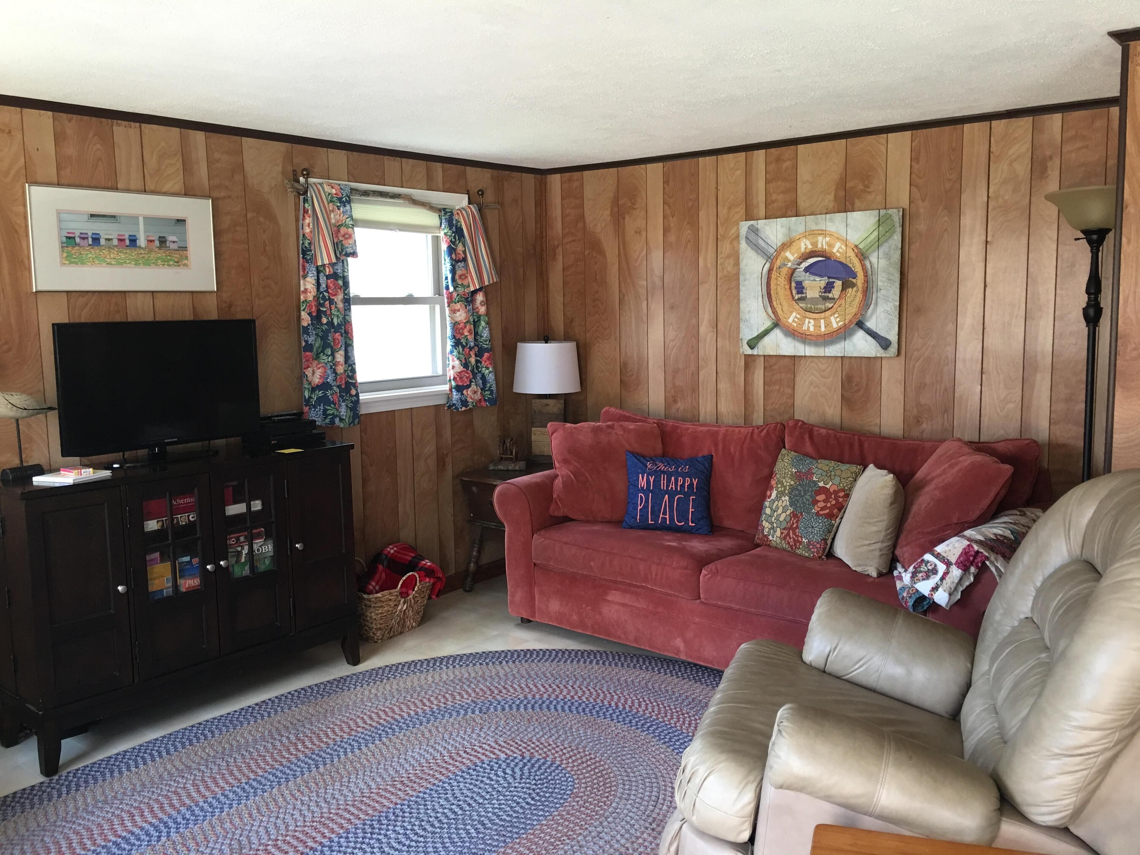 Delightful Lake Erie Cottage