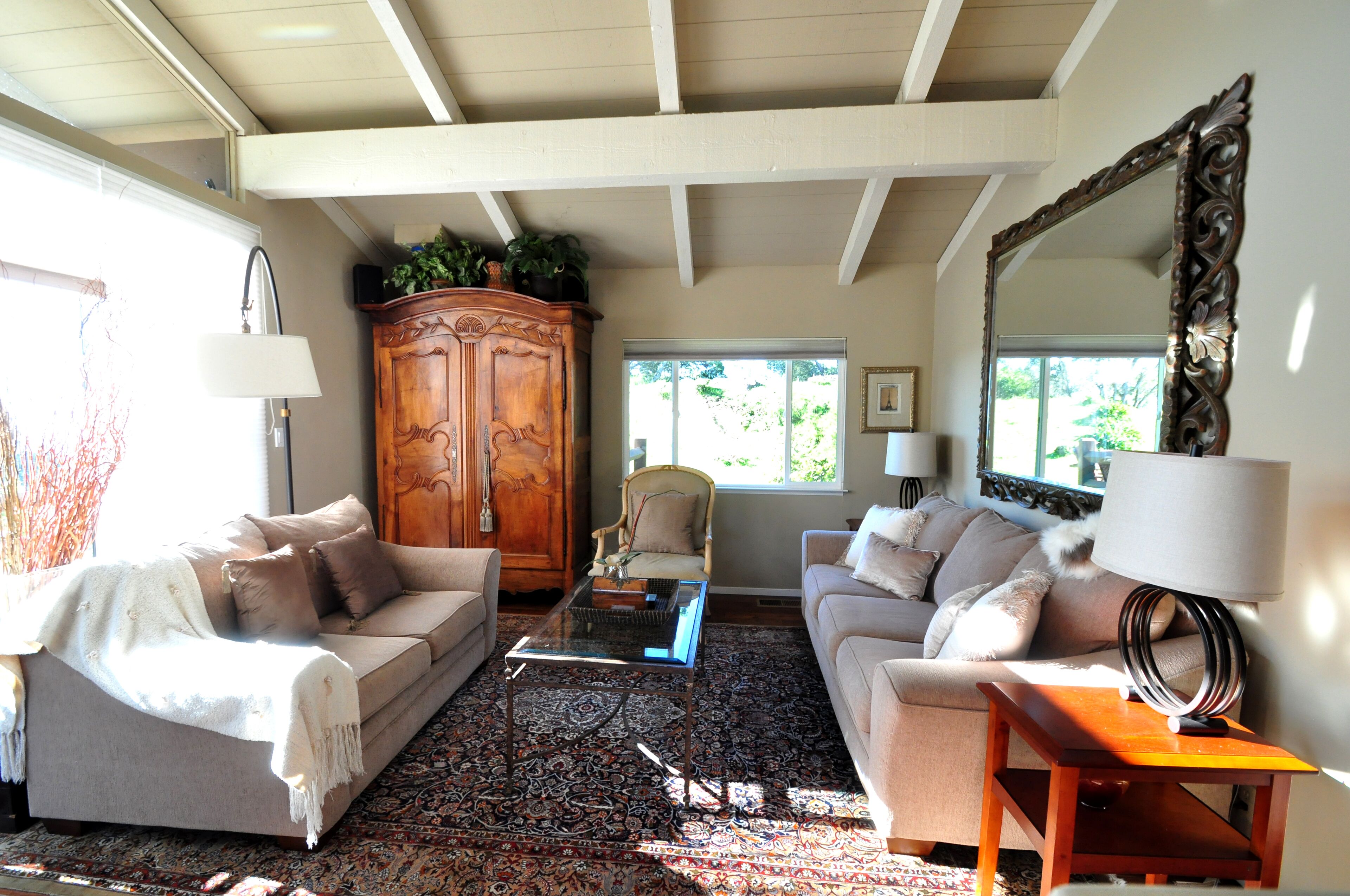 Scenic Getaway With Ocean Views