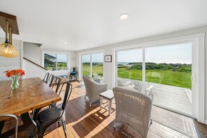 Dining - Manzanita Oregon beach house (Nehalem)