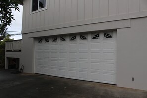 Exterior detail - 3 Bedroom, Partial Ocean View, with A/C, Close to Hukilau Beach, 30 Day (Laie)
