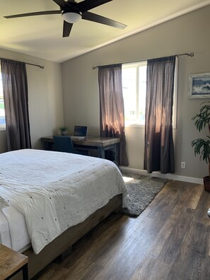 3 bedrooms, desk, iron/ironing board, travel cot - 3 Bedroom, Partial Ocean View, with A/C, Close to Hukilau Beach, 30 Day (Laie)