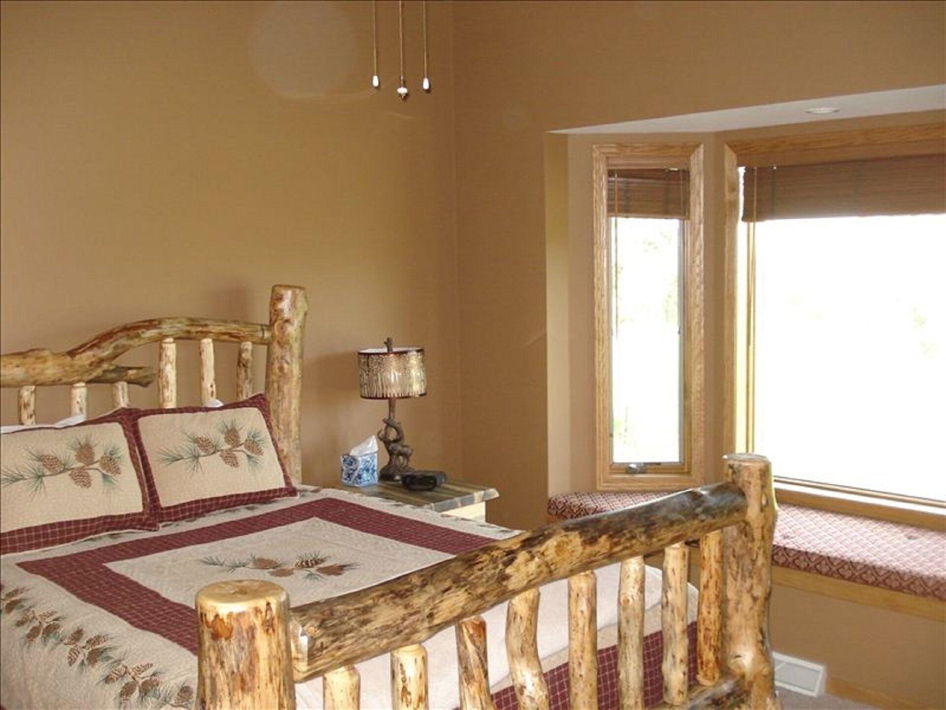 Reunion Paradise! 6000 sq ft. 20 acres, Hot tub Amazing Views, Close to Deadwood