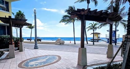 Minun Hollywood Beach Rentals B208 .. Vaiheet rannalle. Ilmainen pysäköinti ja uima-allas