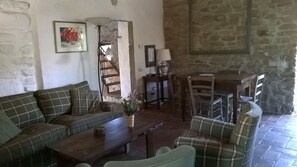 Fireplace - Historical Villa In Tuscany With Pool (Civitella in Val di Chiana (Arezzo))