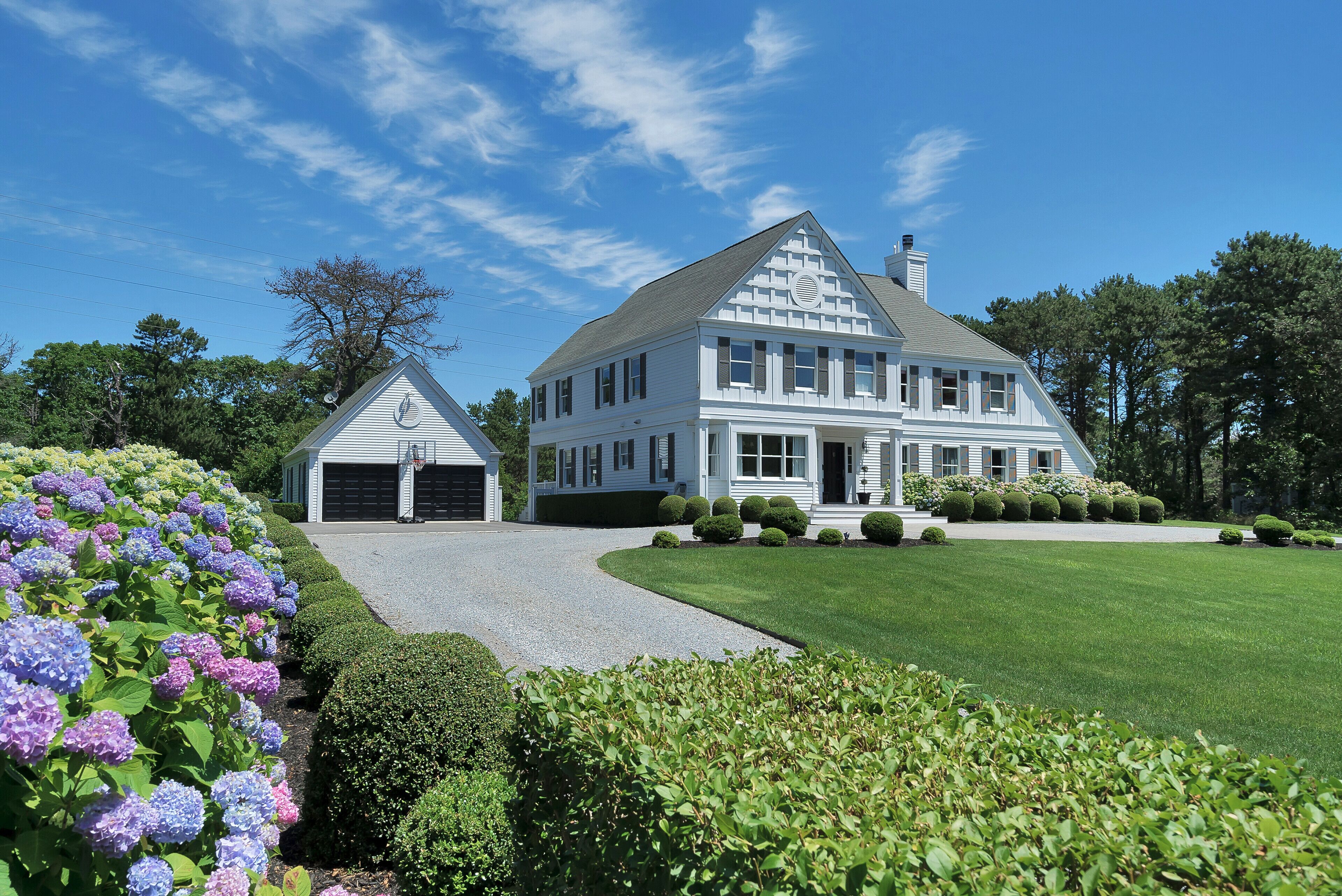 4 Bedroom Southampton Home,  Pool and Patio.