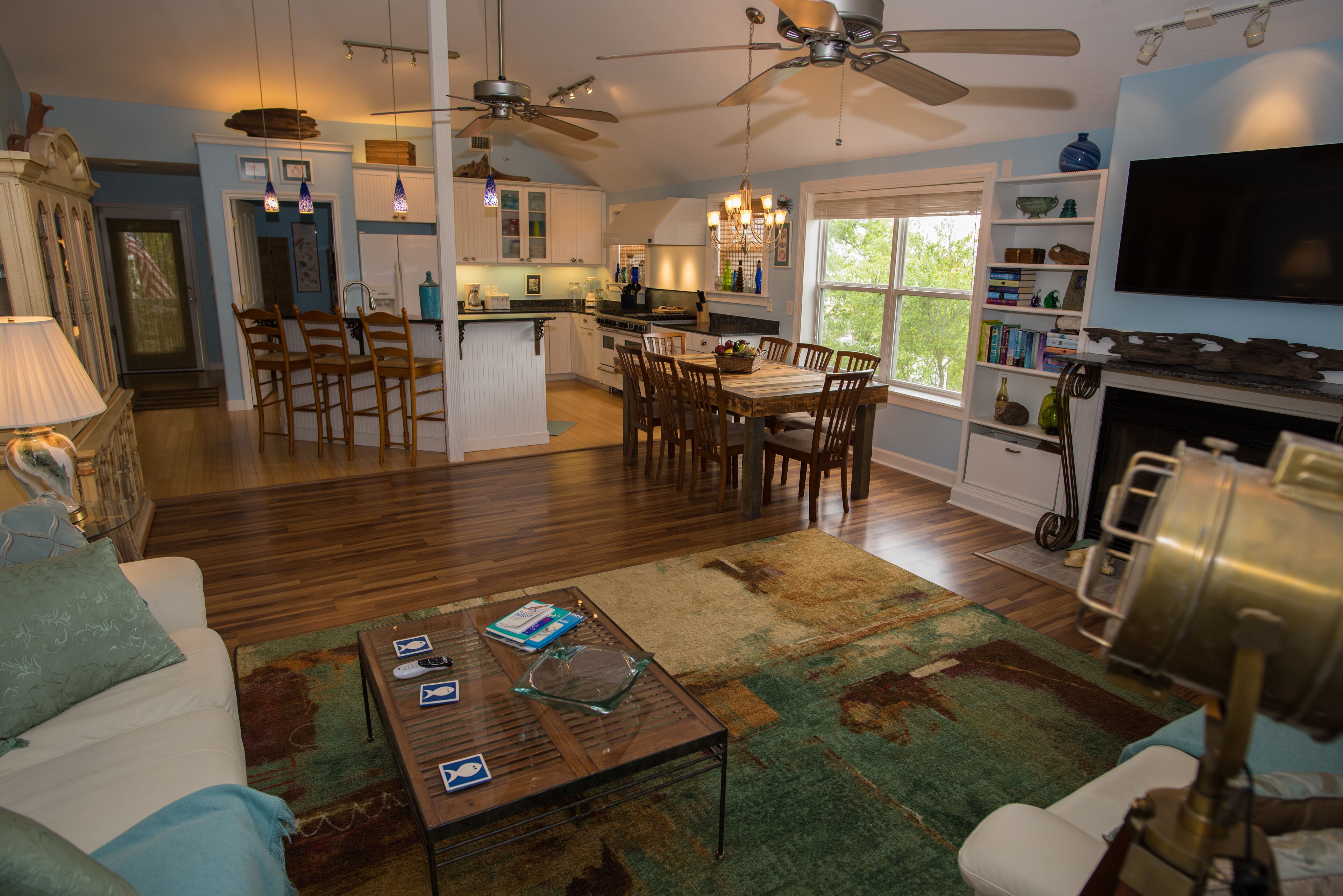 Enchanting Spacious Beach House With Hot Tub, Game Room, Tiki Bar & Fishing Dock