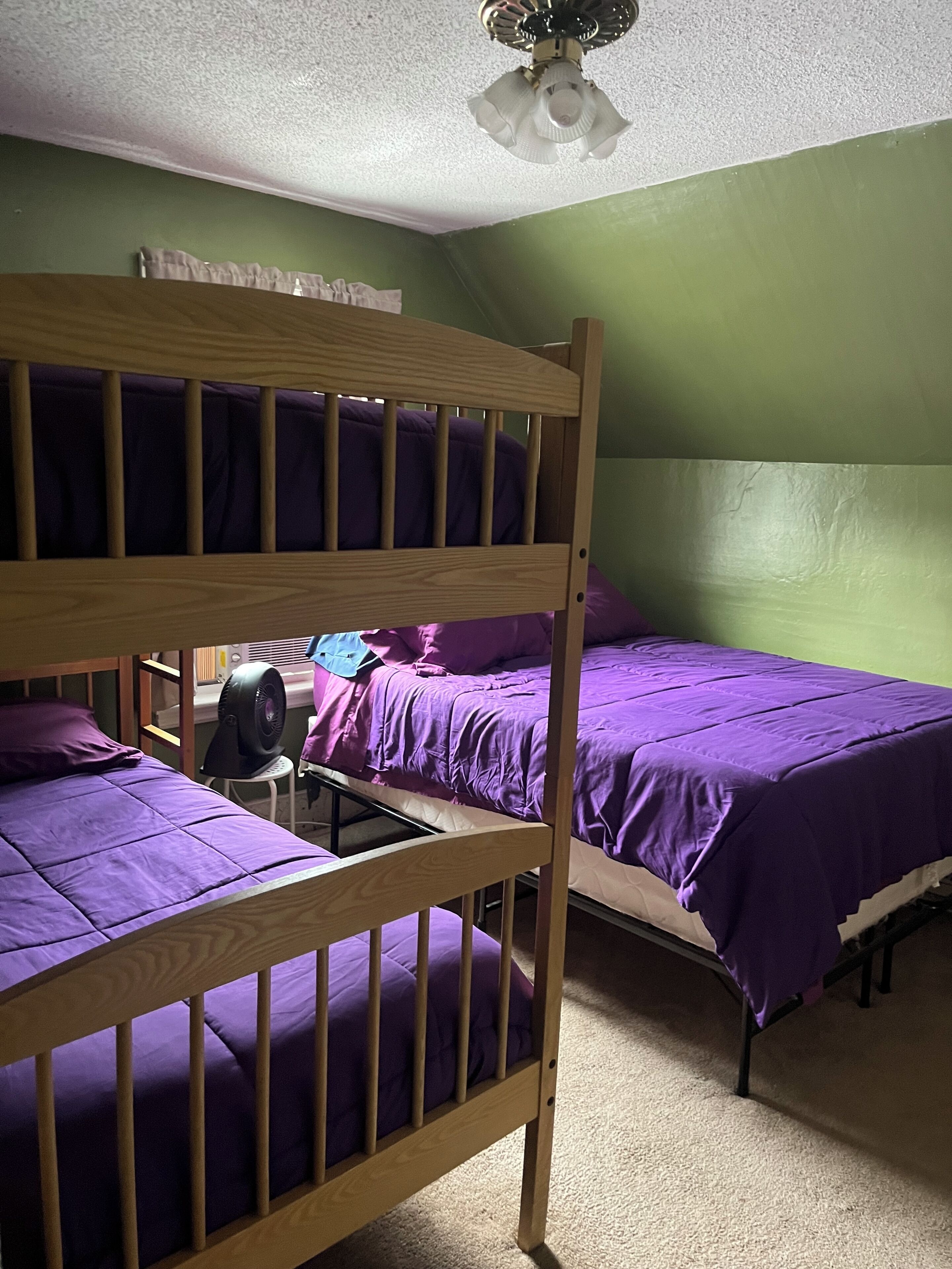 3 bedrooms, travel crib, free WiFi, bed sheets